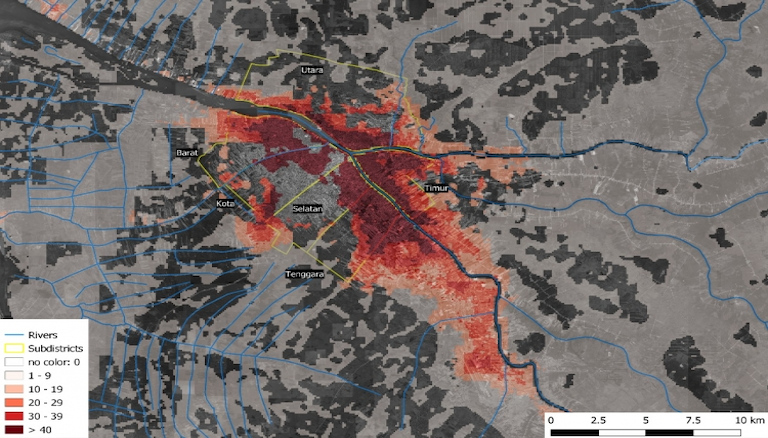 Flood exposure map of Pontianak, Indonesia. Darker red represents a higher percentage of people exposed to flood risk